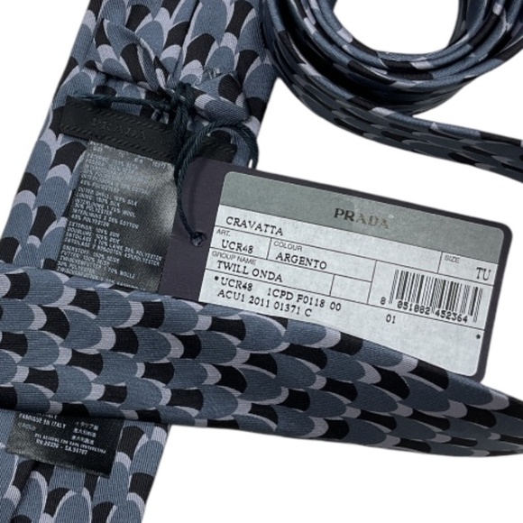 🆕PRADA Black/Gray Silk LUXURY Tie ITALY - Picture 3 of 5